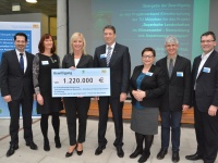 Zum Start eines neuen Forschungsprojekts im Klima- und Bodenschutz überreichte die Bayerische Umweltministerin Ulrike Scharf rund 1,2 Millionen Euro.