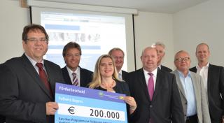 Das neue, innovative Versorgungskonzept des Vereins "Fußnetz Bayern" stärkt die Versorgung der Diabetes-Patienten in Oberfranken. Die Bayerische Gesundheitsstaatssekretärin Melanie Huml überreichte einen Förderbescheid in Höhe von 200.000 Euro.